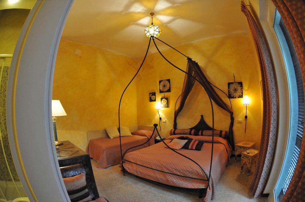 Hotel Atlantic マリーナ・ディ・カッラーラ 部屋 写真