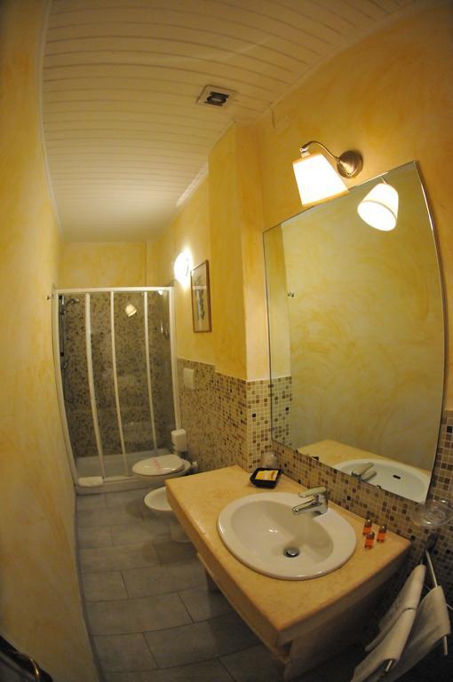 Hotel Atlantic マリーナ・ディ・カッラーラ 部屋 写真
