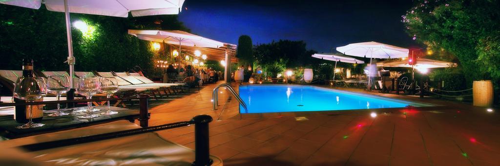 Hotel Atlantic マリーナ・ディ・カッラーラ エクステリア 写真